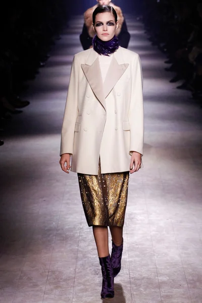 Look 50